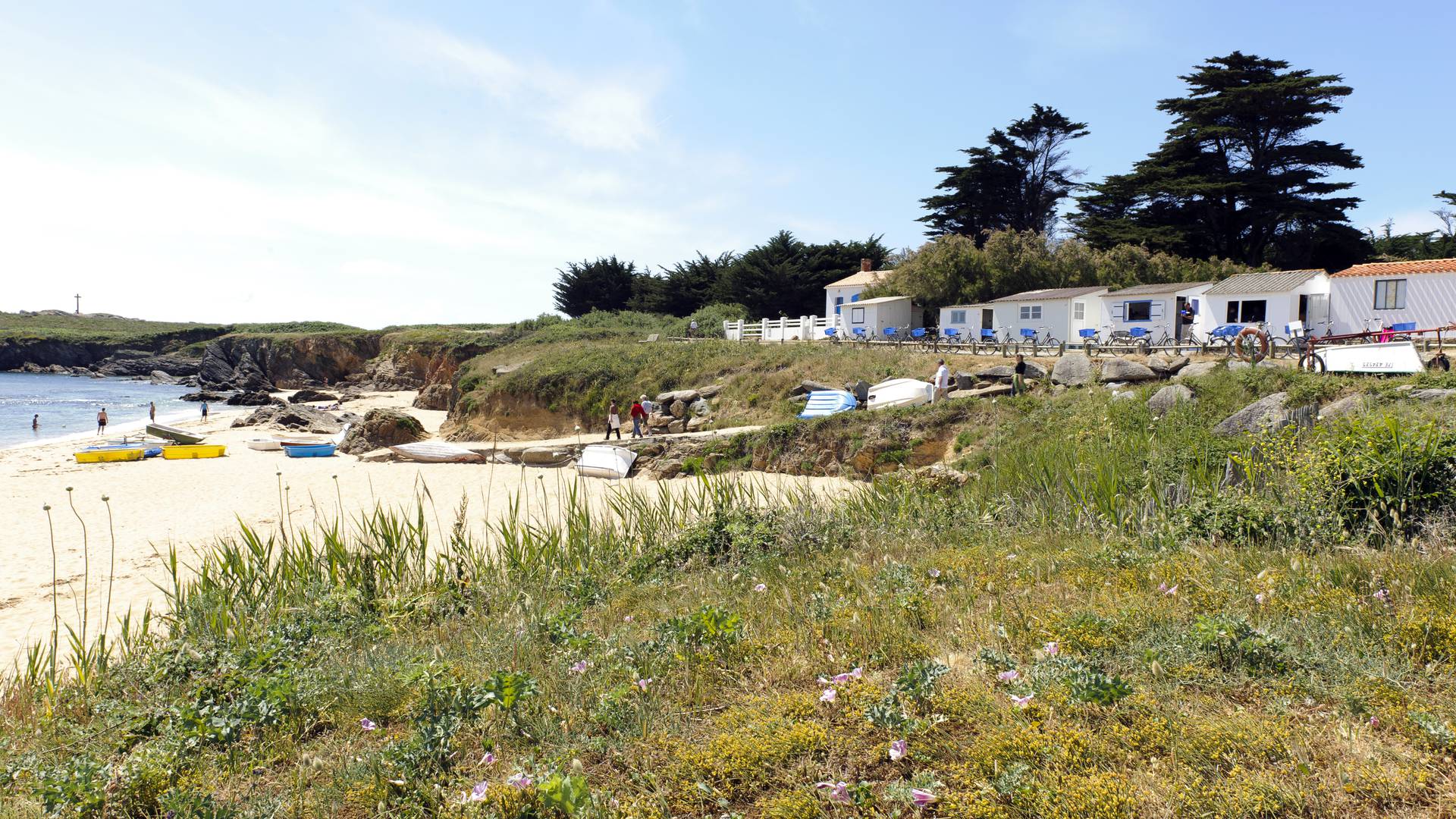 Les Sabias beach, beach huts, Ile d'Yeu